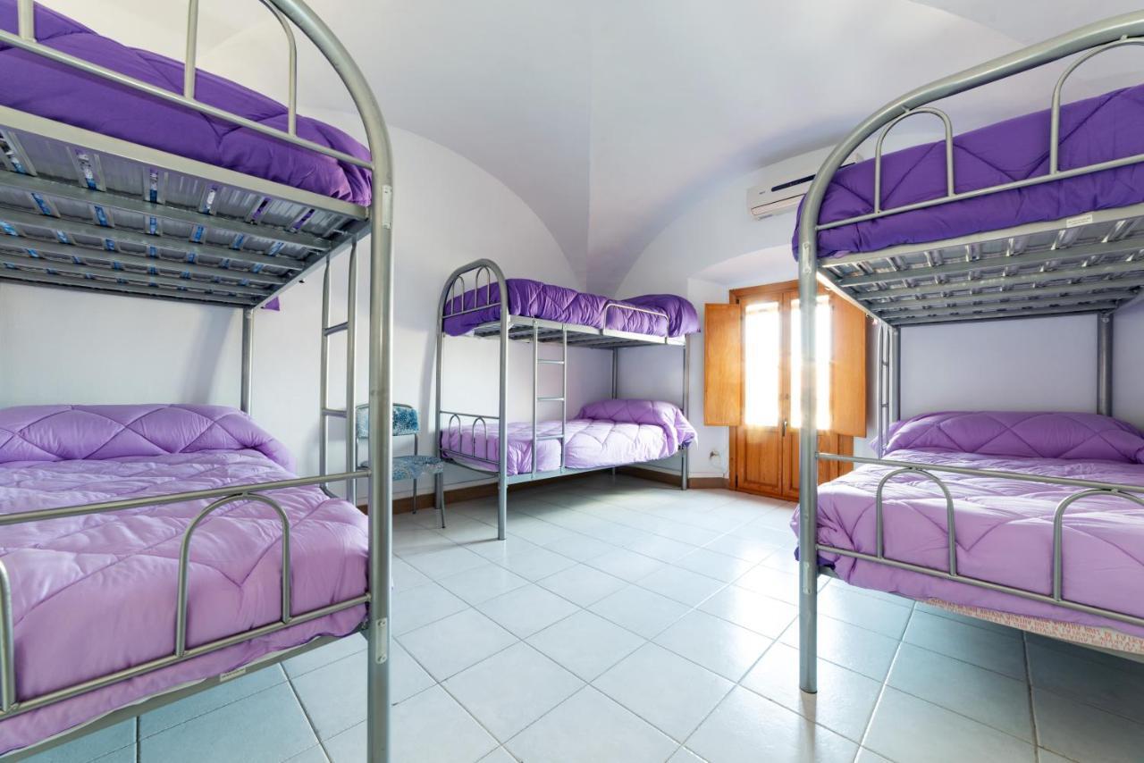 Hostal Veletas Caces