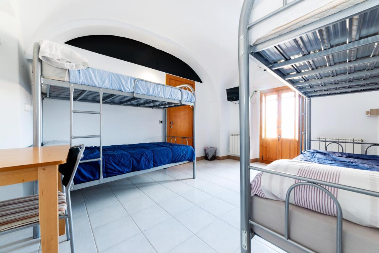 Hostal Veletas Caces