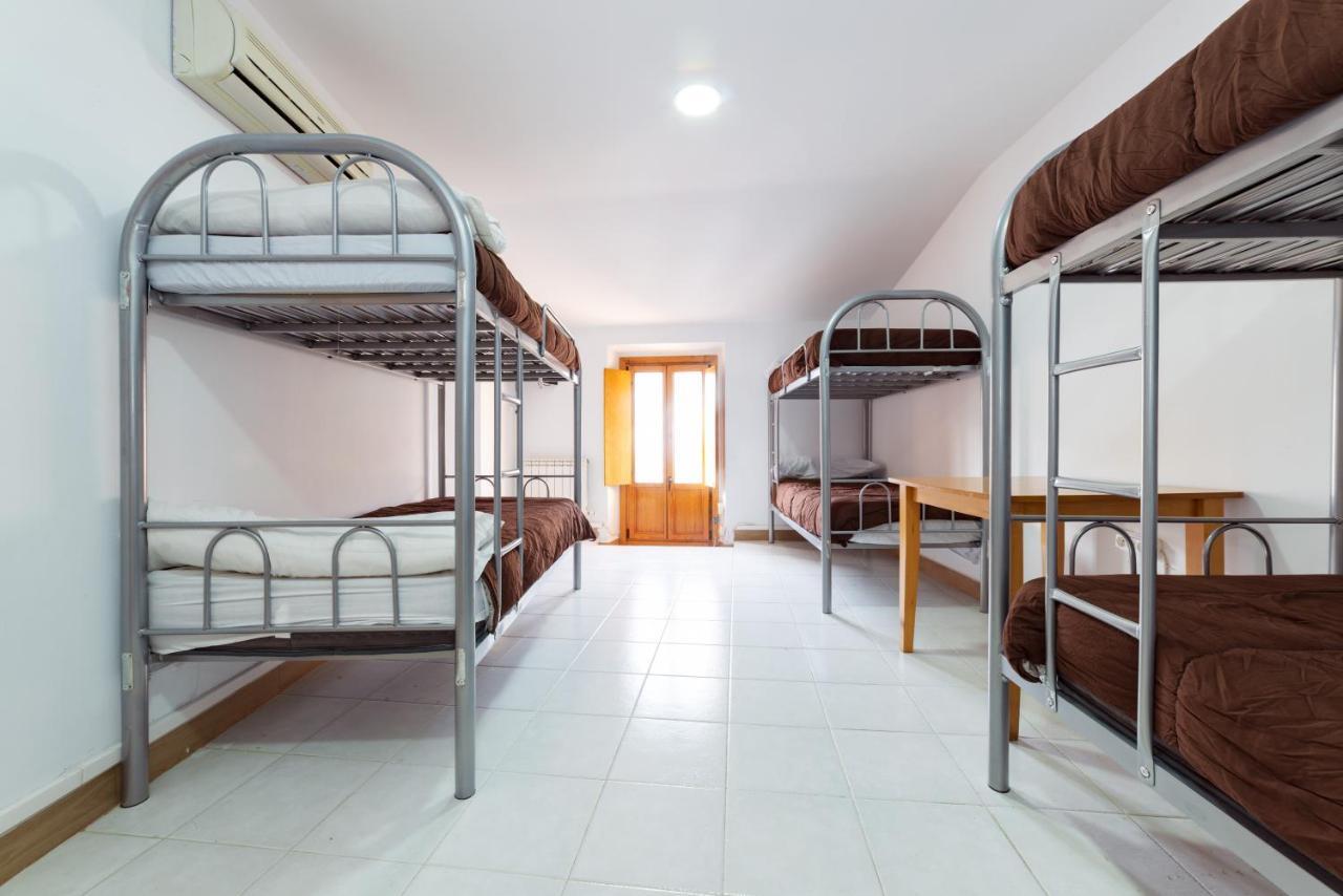 Veletas Hostal *
